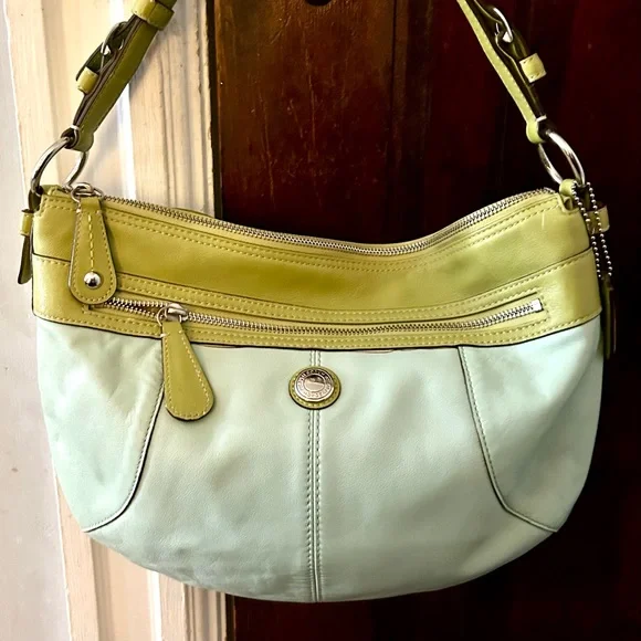 Coach Laura leather mint green hobo bag 2010 - Picture 2 of 7